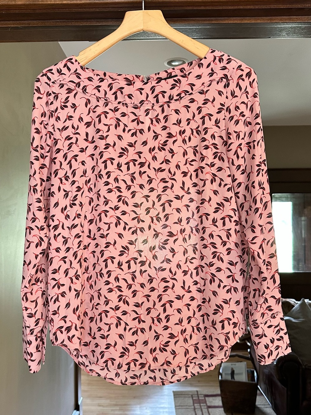 Ann Taylor Women’s Small Pink Black Floral Leaf Print Long Sleeve Blouse